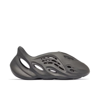 Buty Yeezy Foam RNNR Onyx Czarne - HP8739