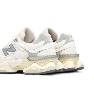 New Balance 9060 Sea Salt White białe